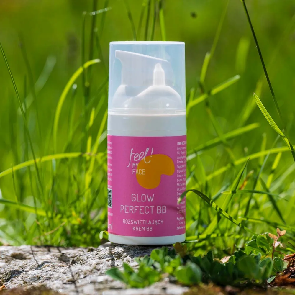 Krem BB Glow Perfect na kamieniu w wysokiej trawie
